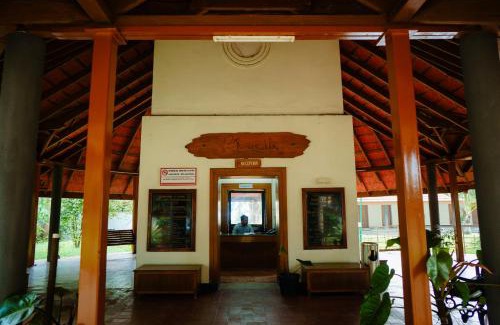Thanneermukkom Resort | KTDC Kumarakom Gateway Resort