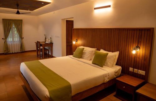 Thanneermukkom Resort | KTDC Kumarakom Gateway Resort