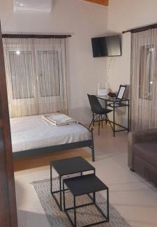 Lepreo House | Ktima Rodies in Neochori Zacharo