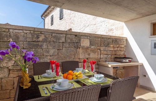 Stokovci House | Kuća Maja