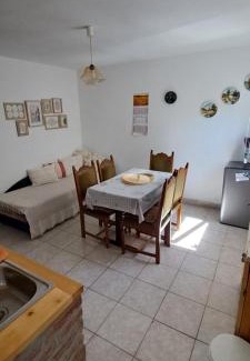 Vrhovine Ski Chalet | Kuća za odmor "Bobo"