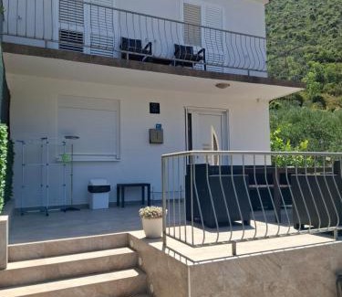 Trpanj House | Kuća za odmor DIJANA