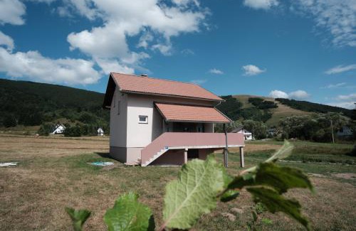 Kupres Ski Chalet | Kuća za odmor -Megy-