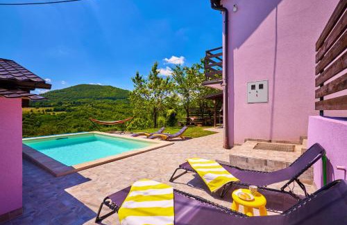 Klake Ski Chalet | Kuća za odmor s bazenom TeriHy
