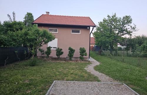 Vukovar House | Kuća za odmor Sweet Home