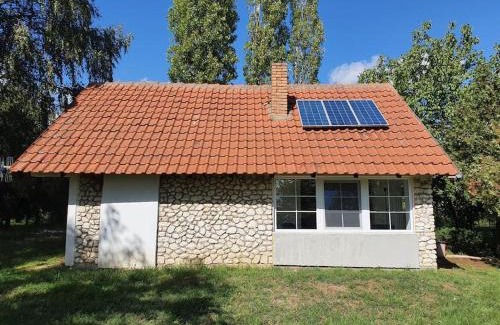 Petrovaradin House | Kućerak Višnja