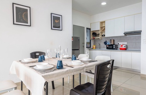 Taman Pertama Apartment | Kuala Lumpur Skyline CityView Comfort Home