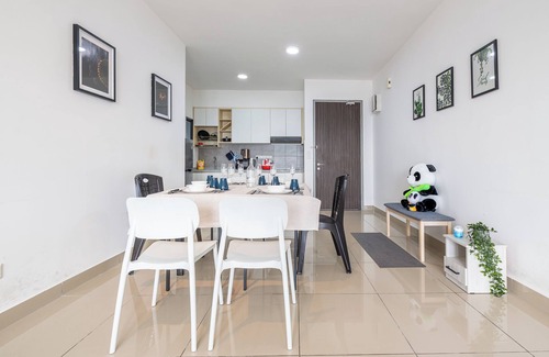 Taman Pertama Apartment | Kuala Lumpur Skyline CityView Comfort Home