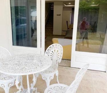 Batu Buruk House | Kuala Terengganu Newly Renovated Nenda Beach House