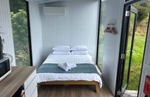 Kuaotunu House | Kūaotunu Cabin 2 by Tiny Away