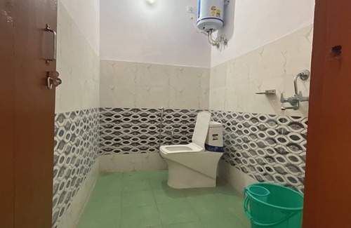 Gobind Dham House | Kuari Pass Inn