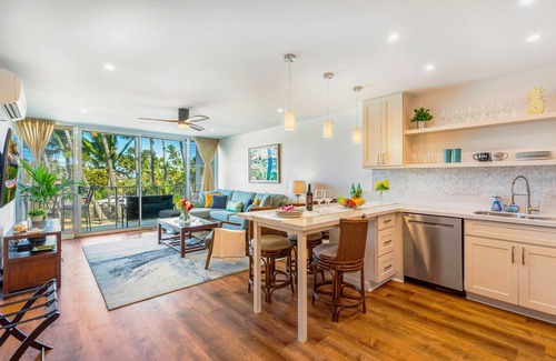Kuau Apartment | Kuau Plaza Paia Condo with Parking