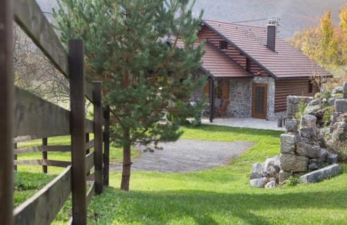 Gospic House | Kuca Dide Juke pod Lipovcem