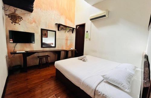 Kampung Lintang House | Kuching Waterfront Lodge