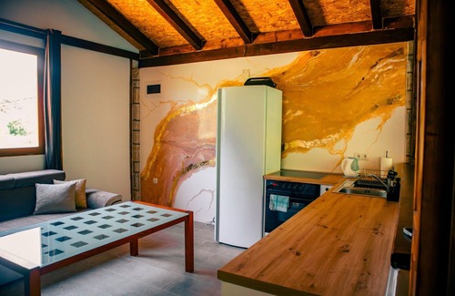 Trn Cottage | Kućica na Vodi - House with Terrace