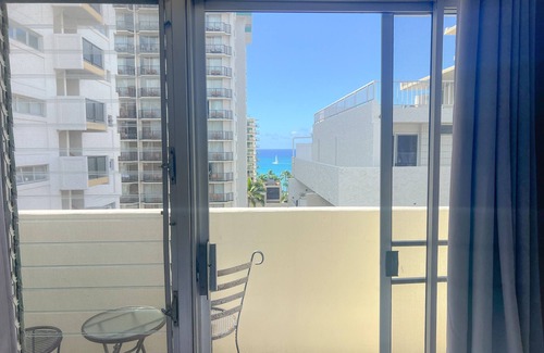 Waikiki Apartment | Kuhio Village Ocean View Studio | Private Lanai