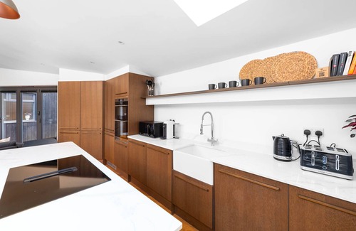 Stroud Green House | Kujira | Japandi-Style 2BR 2 Bath home