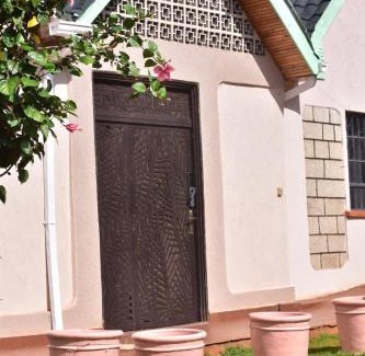Embu Apartment | Kukis Place in Embu Airstrip-2 bedrooms with more beds