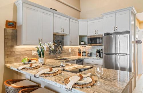Honokowai House | Kulakane 307 · KK 307 OceanFront 2BD Whale Watching Retreat