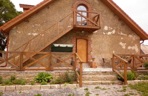Toila Bed & Breakfast | Kuldkaru Manor
