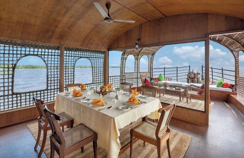 Kumarakom Boat Rental | Kumarakom Lake Resort Houseboats