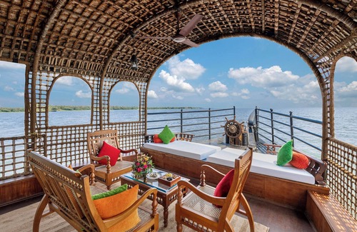 Kumarakom Boat Rental | Kumarakom Lake Resort Houseboats