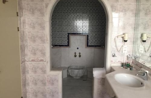 Buyukcekmece Hotel | Kumburgaz Marin Princess Hotel