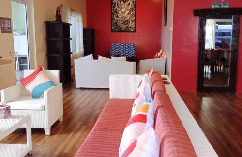 Catmon House | Kums Vacation Beach House in Catmon