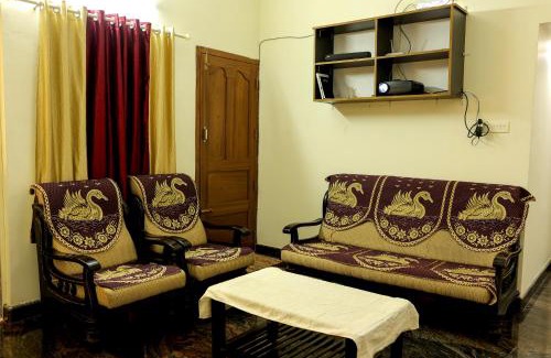 Vaikam House | Kunnumpurathu Holidays & Homestay