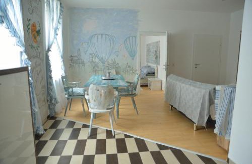 Spitz Apartment | Kunst Apartment im Schwalbenhaus