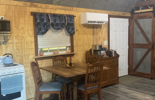 Como Cabin | Kuprel Country Cabin with loft!