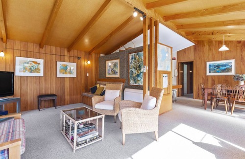 Kuratau House | Kuratau River Retreat - Kuratau Holiday Home