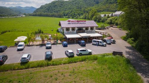 Bzenica House | Kuria Bzenica
