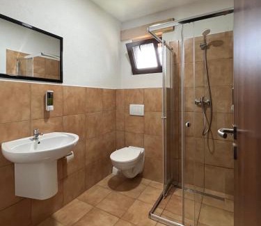 Bzenica House | Kuria Bzenica