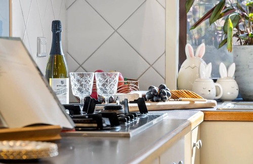 Kurrajong House | Kurrajong Village Delight - Pets Welcome