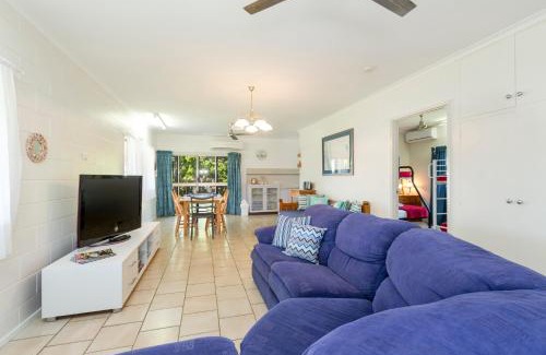 Kurrimine Beach House | Kurrimine Fishing Haven - Pet Friendly