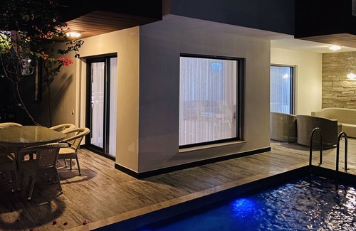 Kadnlar Denizi Mahallesi Villa | Kusadası'nda ozel havuzlu private villa ZETA A3
