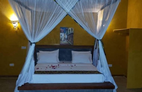 Kizimkazi Hotel | Kusini Beach Bungalows