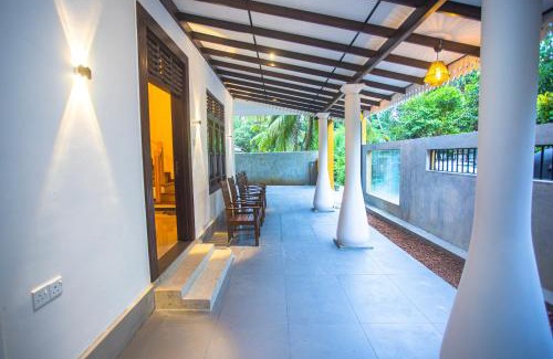 Bandaranayake Villa | Kusumvillahabarduwa
