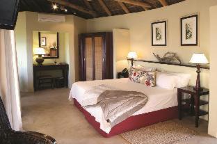 Blue Crane Route Cabin | Kuzuko Lodge