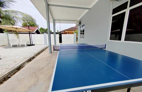 Gurun House | Kvaloya Homestay Private Swimming Pool