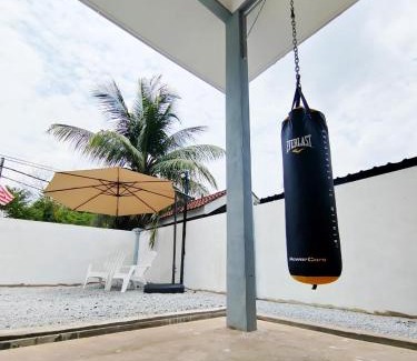Gurun House | Kvaloya Homestay Private Swimming Pool