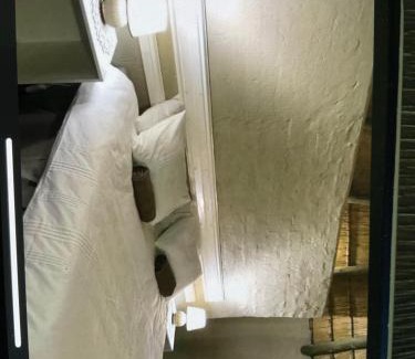 Dundee House | Kwakunje guest lodge
