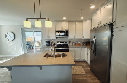 Ocean Shores House | Kwan Tip Beach House - Brand new HOT TUB and Pet friendly