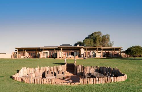 Grahamstown Cabin | Kwandwe Private Game Reserve - Fort House