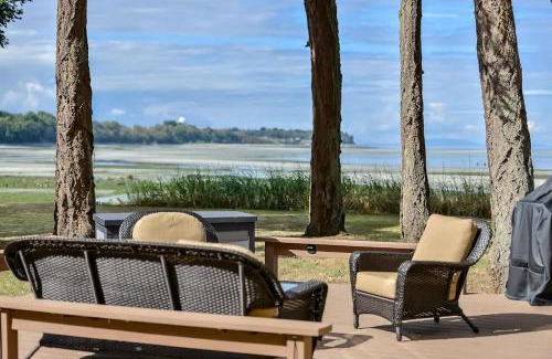 Comox House | Kye Bay Beach House