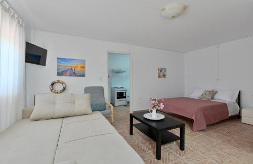 Kanali Apartment | Kyma