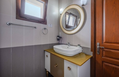 Karavas House | Kyrenia Riverside Escape