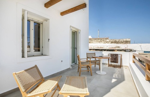 Loutra House | Kythnos Blue - Suite 2 Loutra Beach & Sea View