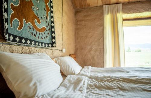 Naryn Region Hotel | KyzArt Hotel & Horse Tours